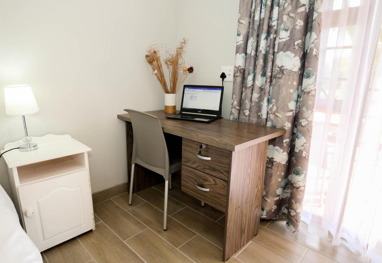 Farm View Guest House Източен Лондон Екстериор снимка